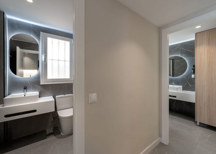 Aparthotel with two modern bathrooms to cover all necesities of groups and families
